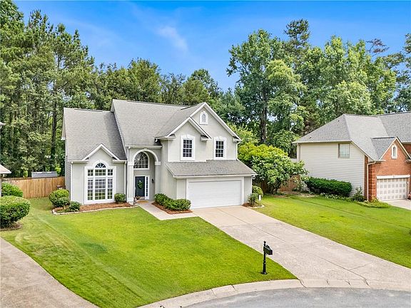 2nd image of 2705 Harper Woods Dr