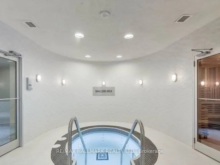 14 York St #5611 — Photo 20