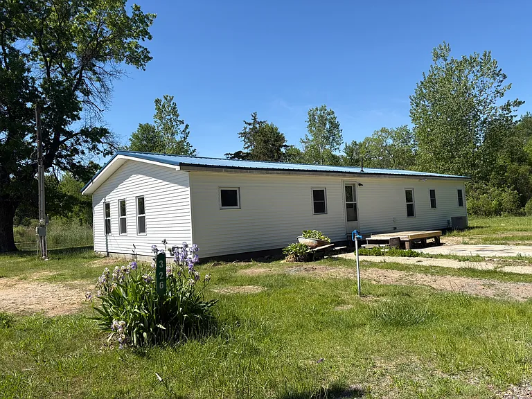 326 S Meridian Rd — Photo 4