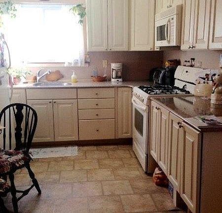 3rd image of 11 Meadowlawn St