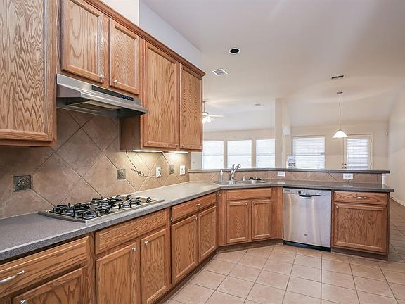 3rd image of 5009 Grace Dr