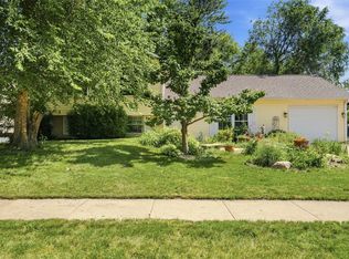 3911 Blue Mound Dr NE, Cedar Rapids, IA 52402