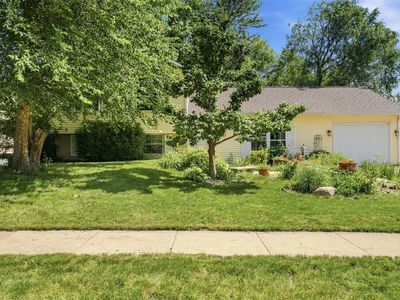 3911 Blue Mound Dr NE, Cedar Rapids, IA, 52402