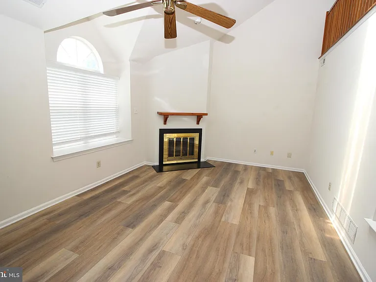1828 Grand Blvd #28 — Photo 4