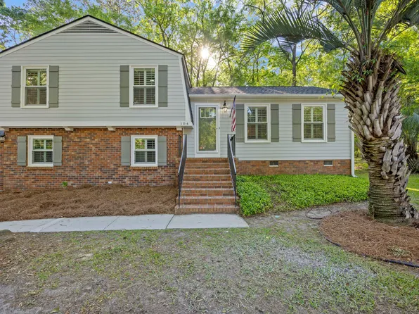 104 Huntington Cir, Summerville, SC 29485