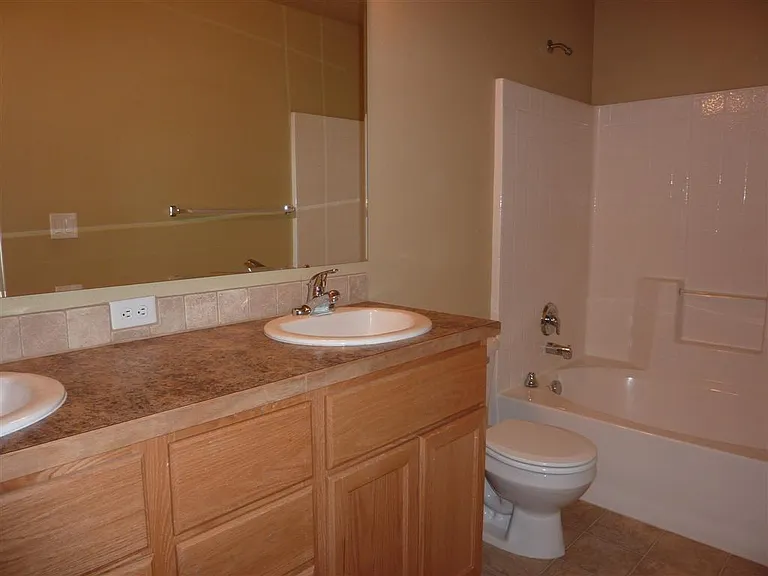 833 S Chicago St — Photo 5
