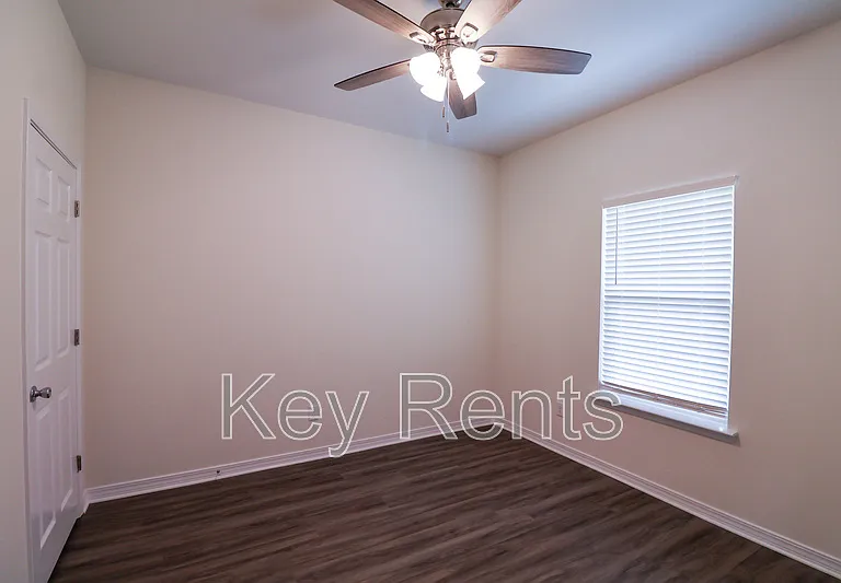 7111 McAdam Ct — Photo 13