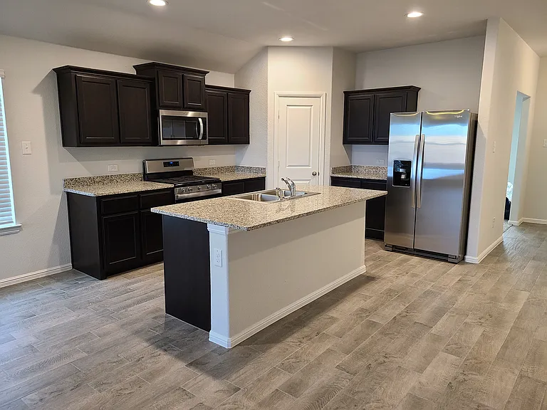 2221 Myrtle Beach Dr — Photo 4