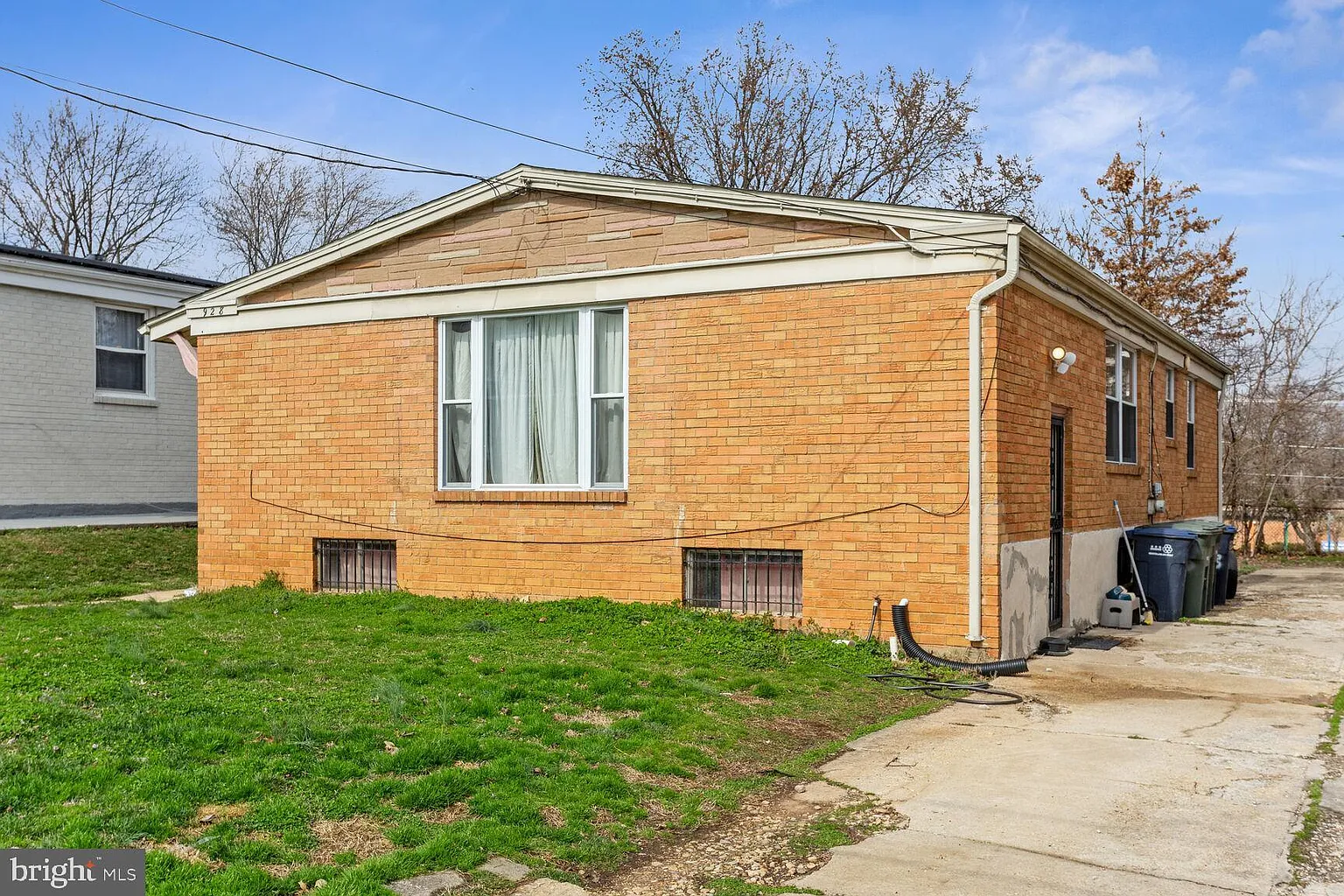 928 Hilltop Ter SE photo 1