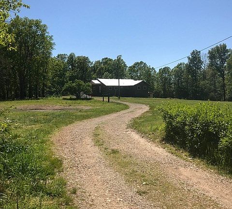 4th image of 387 Sycamore Rd