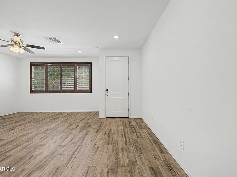 1917 E Hampton Ln #104 — Photo 5