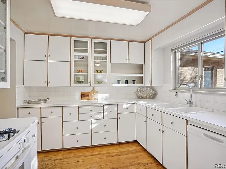 2390 S Clayton St — Photo 13