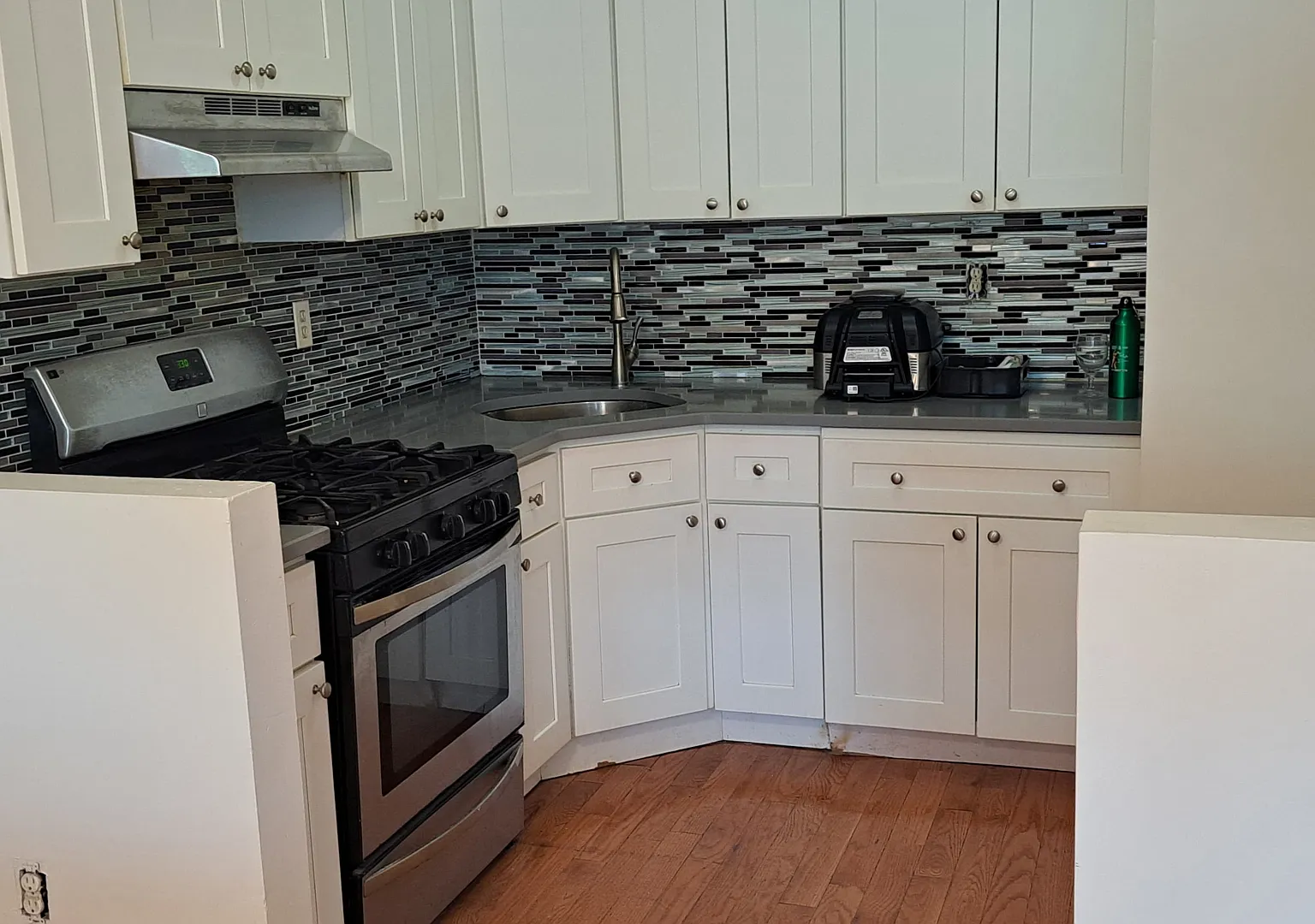 2 bed, 1500 sqft, $3,000 — Photo 2