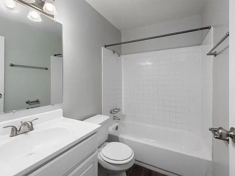 St. Clair Village — Photo 17