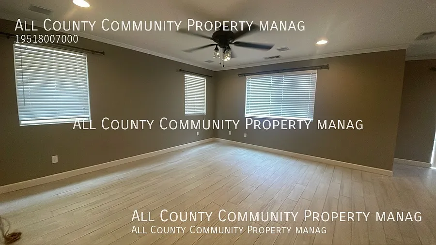 3 Bedroom 2.5 Bathroom Two Story Condo for Rent in Lake Elsinore — Photo 2