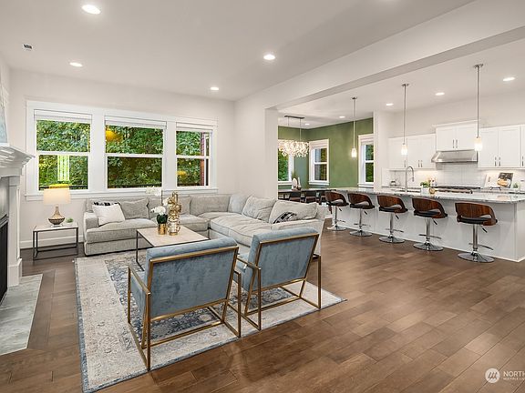 5th image of 465 5th Avenue NE