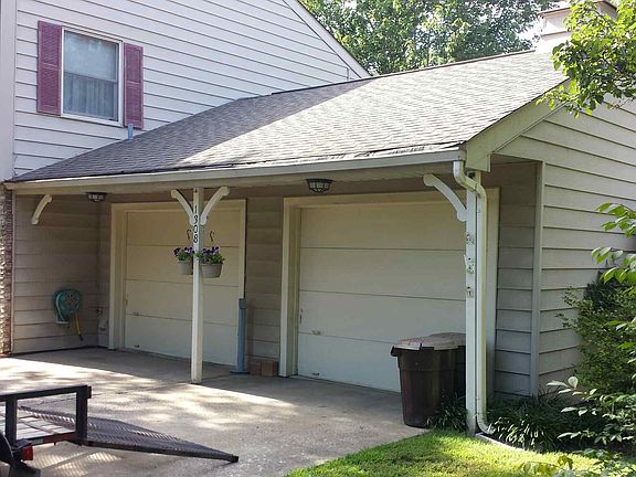 2nd image of 1308 E Meadowbrook Ln