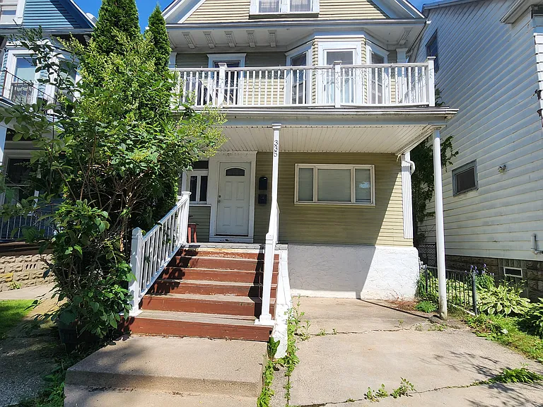335 Baynes St — Photo 1