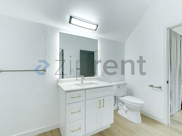 615 S Yakima Ave — Photo 18
