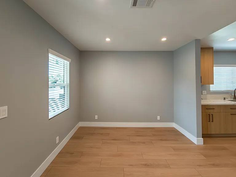 6454 Gentry Ave — Photo 6