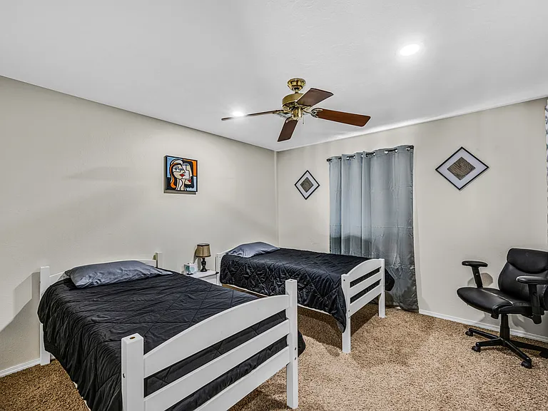 706 NW Micklegate Blvd — Photo 14
