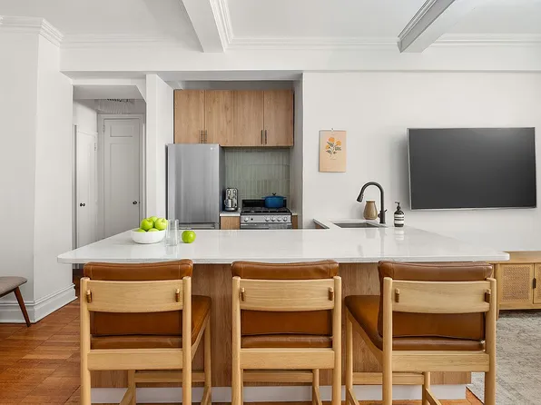 118 8th Ave APT 1-C, Brooklyn, NY 11215