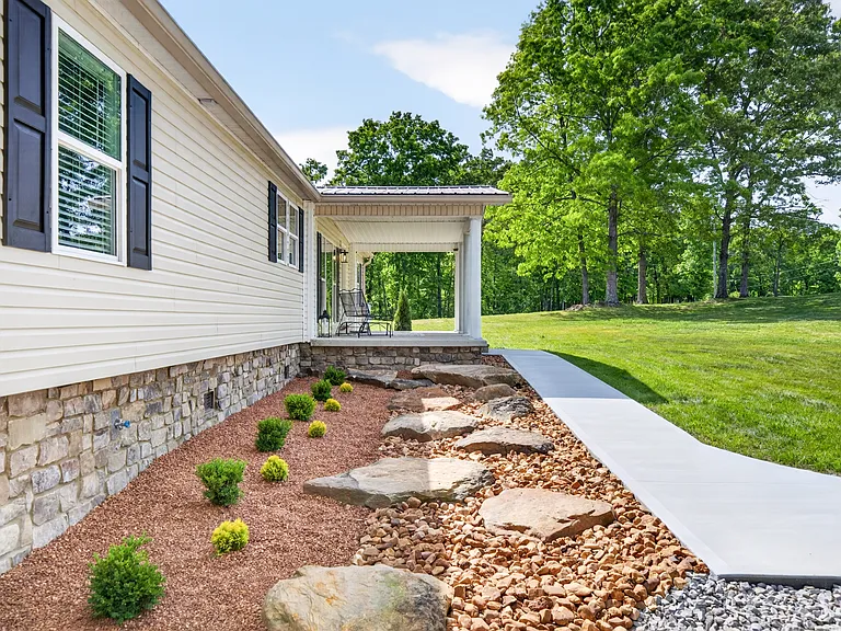 1448 Rock Quarry Rd — Photo 4