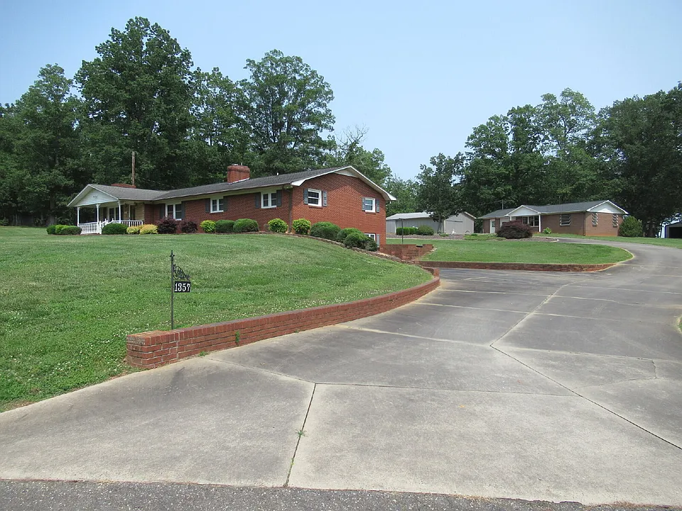 1357 Beal Rd