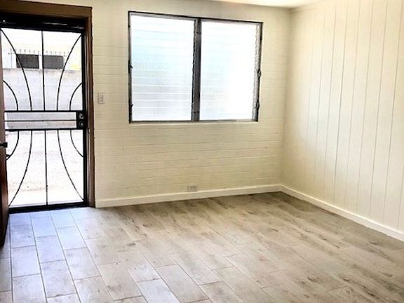 4th image of 1715 Young St #1