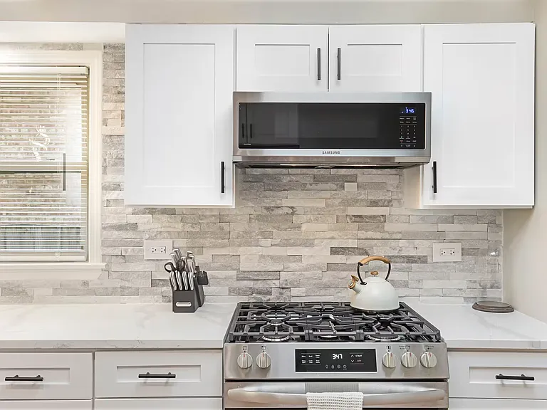 7648 Kenneth Ave — Photo 7