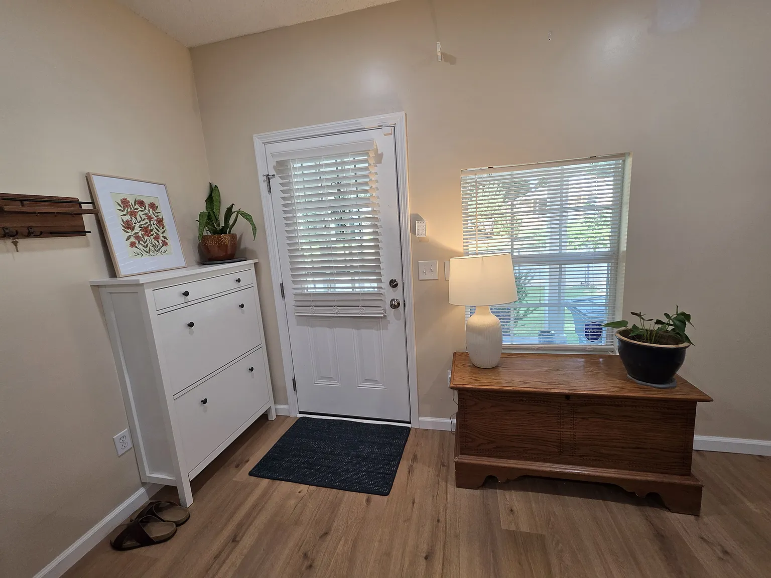 3 bed, 1120 sqft, $1,600 — Photo 4
