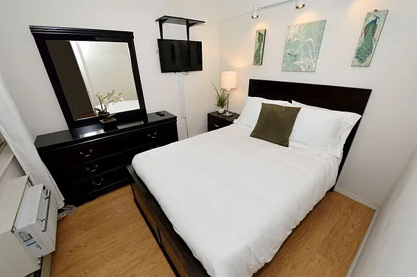 Rented by Eisenberg Exclusives | media 40