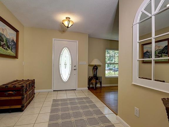 2nd image of 651 Bluff View Dr