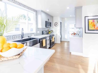 6020 Morse Dr, Oakland, CA, 94605