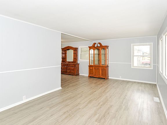 5th image of 922 Hawthorne Ave