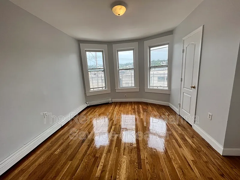 Building Photo - 703 Nepperhan Ave #2