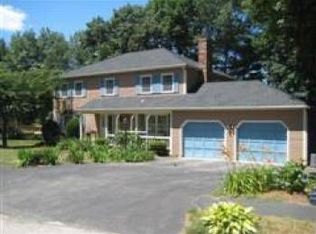 28 Brackenwood Dr, Nashua, NH 03062