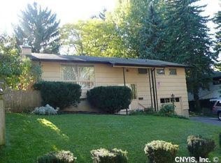 102 Falstaff Rd, Syracuse, NY 13214