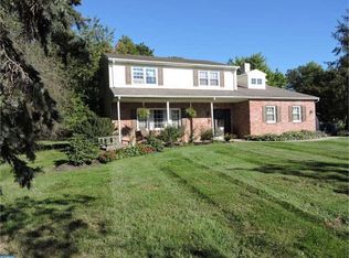 961 Hickory Dr, Blue Bell, PA 19422