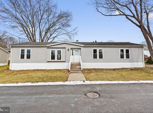 921 Lakeview Dr, Green Lane, PA