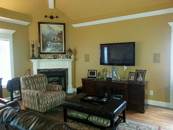 3rd image of 104 N Point Cir N