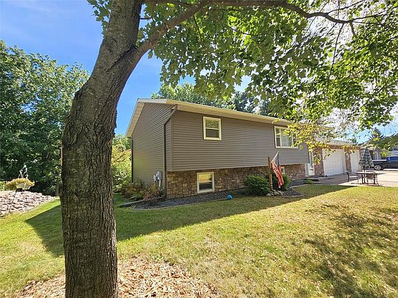 3rd image of 1105 Boehmer Drive