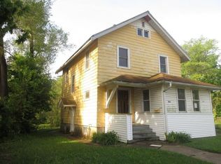 2010 School St, Rockford, IL 61101
