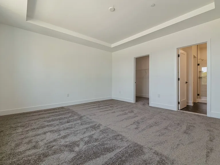 2107 Donatello Dr — Photo 30
