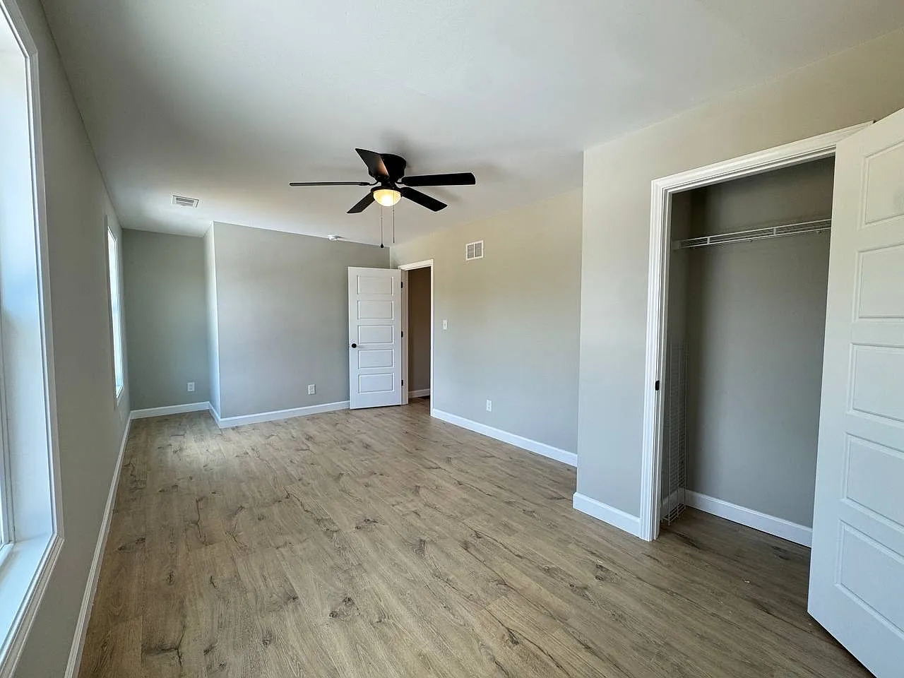3 bed, 1400 sqft, $1,500 — Photo 4