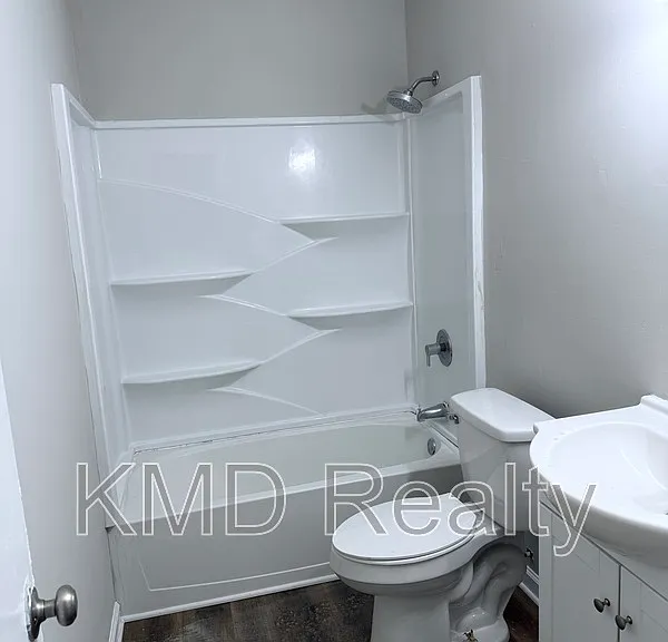 702 Farmhurst Dr #G — Photo 11