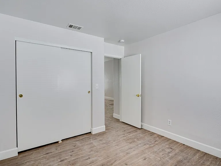 9660 Crystal Ridge Rd — Photo 20