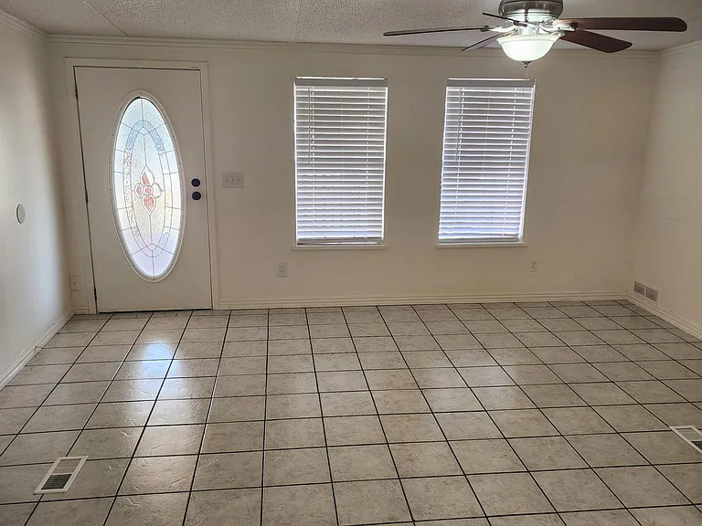 2102 N Battlebell Rd — Photo 9