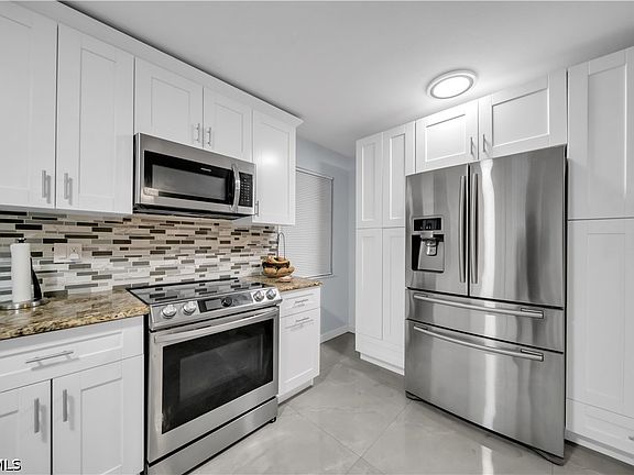 4th image of 77 Glenmont Dr W