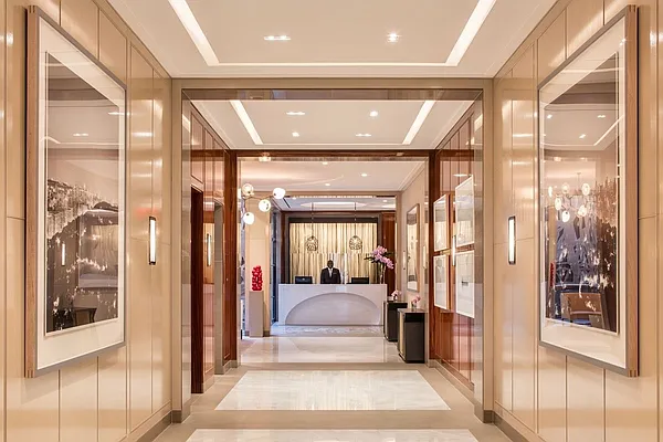 Rented by Compass | media 14